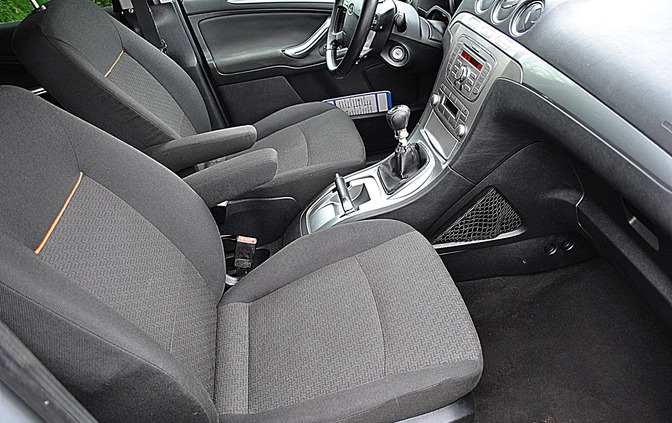 Ford Galaxy cena 18700 przebieg: 254000, rok produkcji 2007 z Orneta małe 211